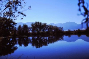 Vintage Slide, North Powder Pond #1 Oregon, Reflections, Mountains, Trees & Lake - Bild 1 von 1