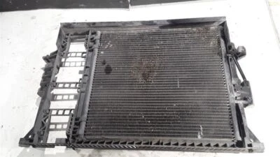 BMW 525i STD 2001 condensador de CA Foto 1 de 4