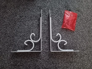 White Metal Decorative Shelf Brackets x2 10inch - Picture 1 of 7