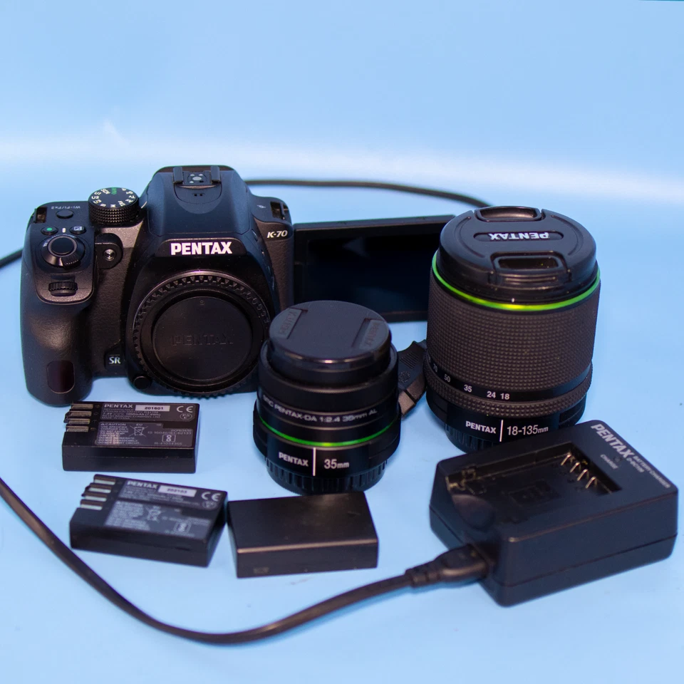 Pentax K-70 inkl. DA 18-135mm WR (3.5-5.6) + DA 35mm (2.4) + Zubehörpaket - Bild 1 von 4