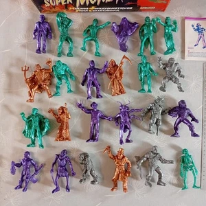 SUPER MONSTRUOS horror movies - 1992 comansi - série complète - RANDOM COLOR - Picture 1 of 1