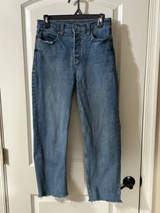 Old Navy Gr. 4 Extra High-Rise Sky-Hi Straight Button Fly Fray Hem Jeans - Bild 1 von 5