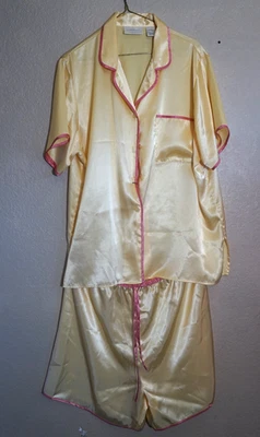 Cabernet L Amarillo Rosa Ribete Poliéster 2 Piezas Pijama Traje Corto Conjunto para Mujer Foto 1 de 4