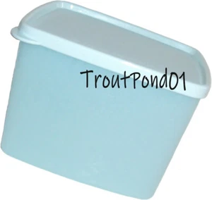 Tupperware Square Rounds 30 Ounce Freezer Container Snowflakes Freeze It Blue - Picture 1 of 3