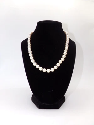 Collar Firmado RMN Anudado a Mano Blanco Imitación Perla Cuentas Tono Dorado Foto 1 de 4