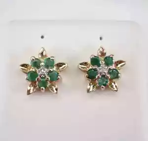 0.40Ct Round Cut Lab Created Emerald Flower Stud Earrings 14K Yellow Gold Plated - Picture 1 of 6
