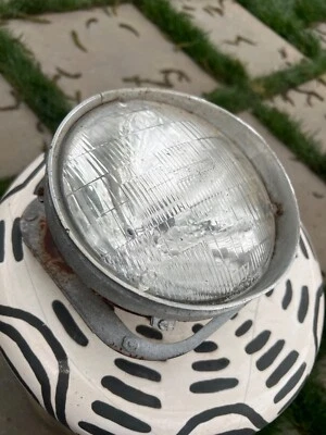 Soporte de montaje de faro izquierdo BMW 2002 2002tii OEM 1968 1600 hella driver e10 Foto 1 de 2