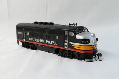 Athearn - HO Scale DC F3A Locomotive Southern Pacific #6100 Athn-G20010 - Image 1 of 4