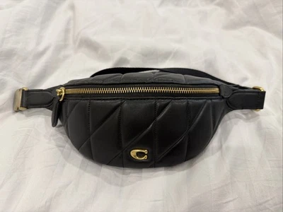 Bolso Cinturón Coach Essential con Almohada Acolchado Negro CR506 - Imagen 1 de 4