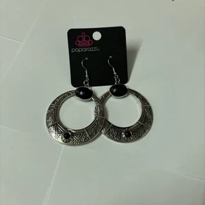 Paparazzi Earrings  - Picture 1 of 1