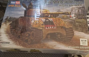 HOBBY BOSS 1/48 U.S. M4A3E8 TANK KOREAN WAR KIT NEU FACTORY SEALED HOBBY BOSS - Bild 1 von 1