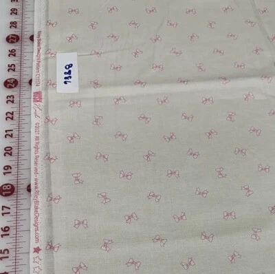 Tela de edredón de algodón crema Riley Blake 'Hush' media yarda bebé, niña Foto 1 de 2