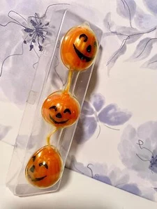 Vintage Avon Trio of Jack O Lanterns String Of Candles Three Pumpkins Halloween - Picture 1 of 6