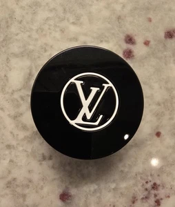 Louis Vuitton White LV Magnetic Fragrance Cap - Picture 1 of 2