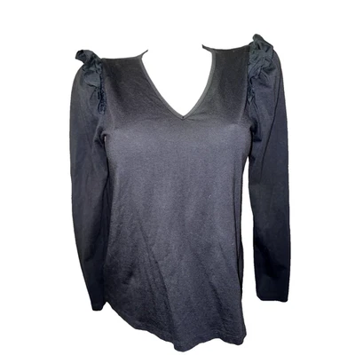 Camisa Tejida Manga Larga CHICO'S Top Talla M (1) Negra Volantes Hombros Cuello en V Foto 1 de 4