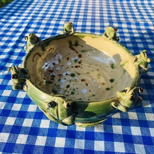 Vtg 7 Frogs Around The Rim Lily Pond Ceramic Bowl Speckled Planter1 Frog Chipped - Picture 1 of 9