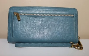 Fossil Logan RFID Zip Around Clutch Turquoise Blue Leather SL7831 Wristlet - Picture 1 of 4