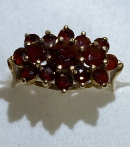 Very Unusual And Rare 9ct Gold Garnet Dress Ring Size O - Picture 1 of 8