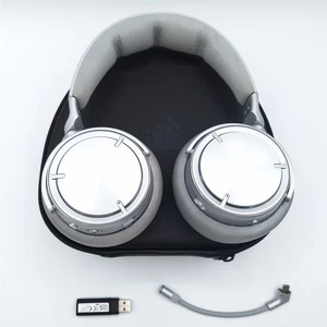 Corsair Virtuoso MAX Wireless Gaming Headset, PC, Mac, PS5/PS4 – Silver - Picture 1 of 3