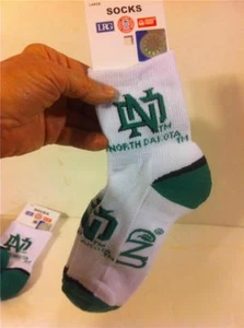 3 PAIR UNIVERSITY OF NORTH DAKOTA FIGHTING HAWKS SOCKS NEW LICENSED GREEN WHITE - Picture 1 of 1