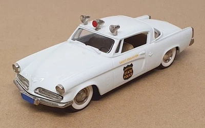 Brooklin escala 1/43 BRK32 002 - 1953 Studebaker Starliner seguridad policial 1 de 750 Foto 1 de 4