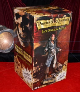 Statua Disney Pirati dei Caraibi edizione limitata Jack Sparrow 17" DEPP di NECA - Foto 1 di 8