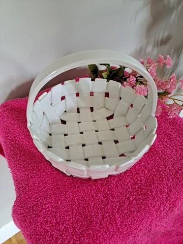Vtg Ceramic Woven White Basket/ Candy Dish 7" Round 5 1/2 High Cover