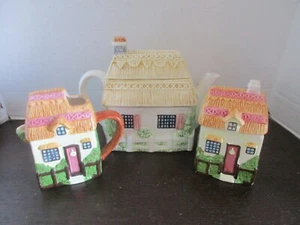 Teeservice aus Landhausgeschirr Teekanne, Milchkännchen & Zuckerdose - Philippinen - Bild 1 von 10