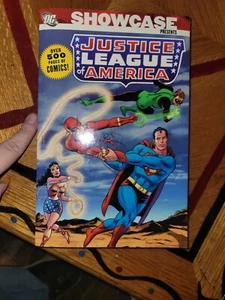 DC 2007 SHOWCASE Presents JUSTICE LEAGUE OF AMERICA Vol 2 tpb qq 1st print NM - Picture 1 of 4