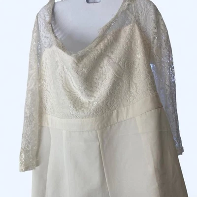 奶油色蕾丝露肩连身裤,带口袋 #露肩 2X 奶油色蕾丝 — 第 1/4 张图片