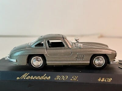Solido #4502, 1954 Mercedes Benz 300 SL - Image 1 of 4