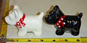 Juego De Colección Cerámica Scottie Dog Salero y Pimentero - Blanco y Negro Arco Rojo ~3"L - Imagen 1 de 7
