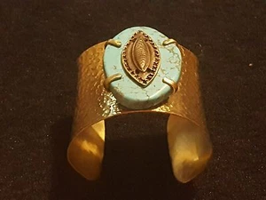 Beautiful Handcrafted Hand Hammered Brass & Turquoise Bracelet Never worn - Bild 1 von 6