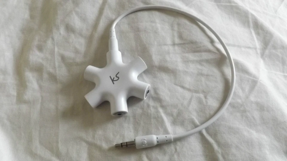KIT SOUNDS Multi 5 Way Splitter for Headphones WHITE - Image 1 of 1