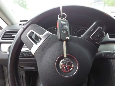 Used Rear Coil Spring fits: 2014 Volkswagen Passat rear w/o sport suspension Rea Foto 1 de 4