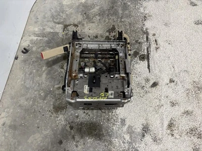 2007-2014 Cadillac Escalade Left Driver Seat Track Assembly OPT AN3 P/N:L0045594 - Image 1 of 4