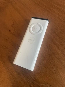 Genuine Apple Remote A1156 for apple TV, MacBook - Picture 1 of 3