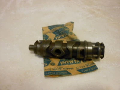Yamaha MX100 1979 MX100 montaje de leva de cambio 401-18541-01-00 como nuevo de lote Foto 1 de 3
