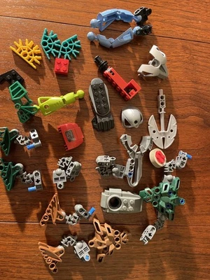 LEGO BIONICLE / Hero Factory a granel ~ 25 piezas y piezas aleatorias Foto 1 de 4