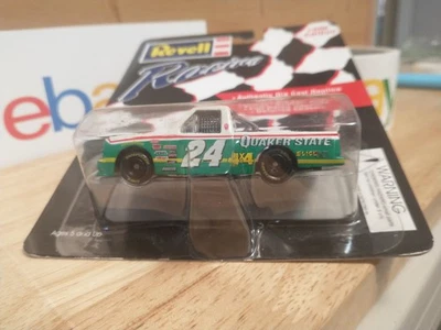 Camión Revell 1/64 NASCAR fundido a presión #24 Quaker State GMAC Jack Sprague 1996 nuevo en paquete Foto 1 de 4