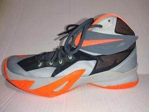 Nike LeBron Zoom Soldier 8 Herren Sportschuhe US Größe 9 653641-080 - Bild 1 von 11