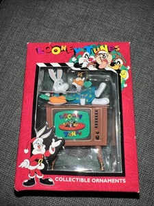 VTG Matrix Looney Tunes Bugs Bunny TV Christmas Ornament 1996 - Picture 1 of 5