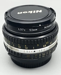 Nikon 50mm F1.8 Series E Manual Focus Lens with Caps - Bild 1 von 4
