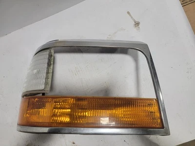 92 93 94 95 96 OEM BRONCO FORD F150 F250 F350 BISEL DE FAROS señal de giro OEM DIESTRO Foto 1 de 3