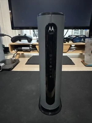 Motorola WIFI MODEM AND ROUTER MG7700 TESTED WORKING - Image 1 of 4