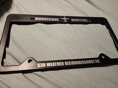 Marco de matrícula cuadrado de reconocimiento meteorológico Hurricane Hunters 53D Foto 1 de 3
