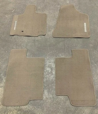 2008 - 2011 道奇大篷车地板 1ST & 2ND ROW MAT KI 82211220AB - 全新原始设备制造商 — 第 1/3 张图片