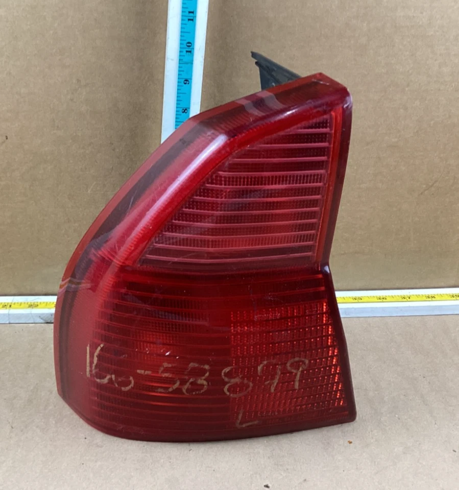 1997-2001 Mitsubishi Diamante Driver Left Side Taillight 166-58879 OEM - Image 1 of 4