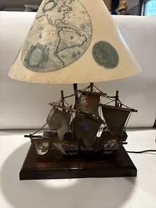 MCM Gilbert Softlite Lampe Tisch Segelschiff Galeone Modell alte Weltkarte Globus - Bild 1 von 6