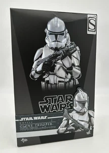 Hot Toys: Star Wars Clone Trooper Chrome Version Collectible Figure 1/6th Scale - Picture 1 of 4